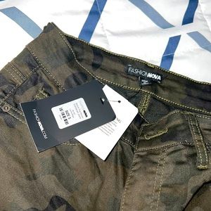 Fashion Nova BNWT camo high waisted jeans